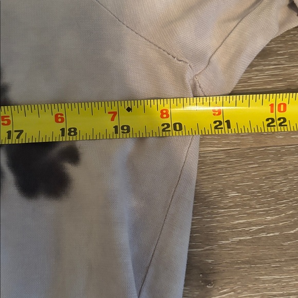 Nike Women's short Sleeve Tie-Dye Tee - Black and Gray large - Picture 8 of 8